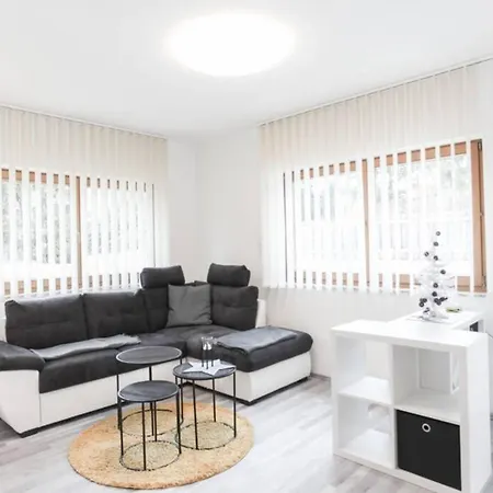 Hackl Apartment *